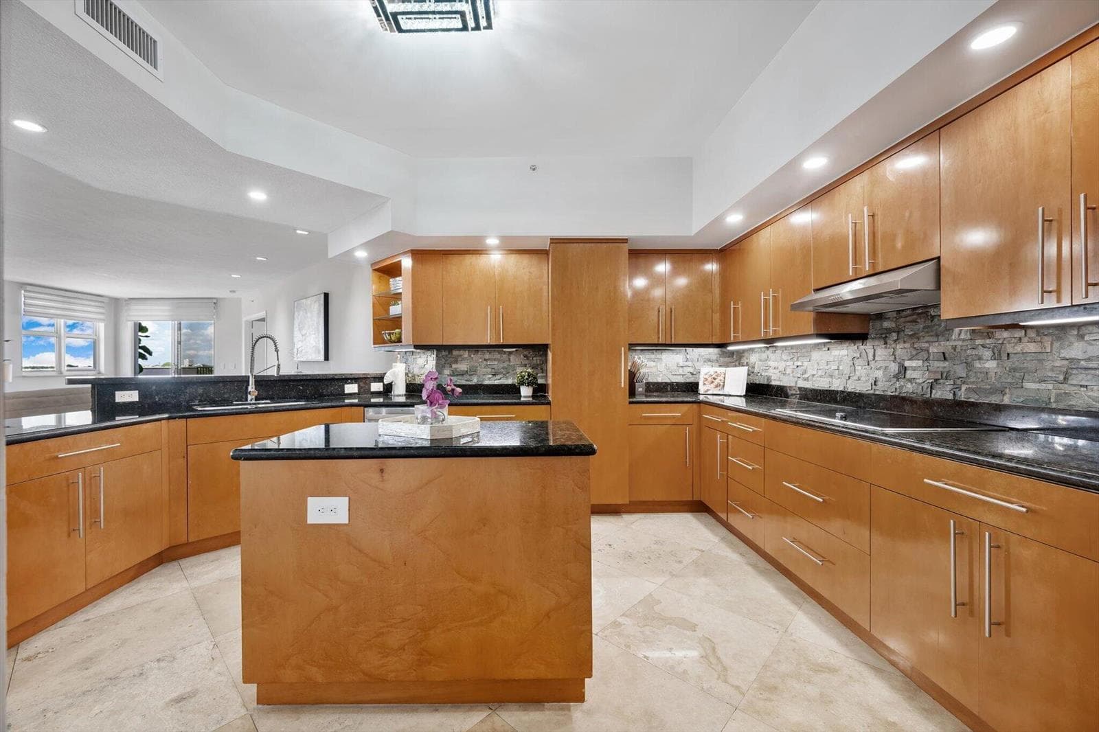 17-615 Bayshore Dr_017
