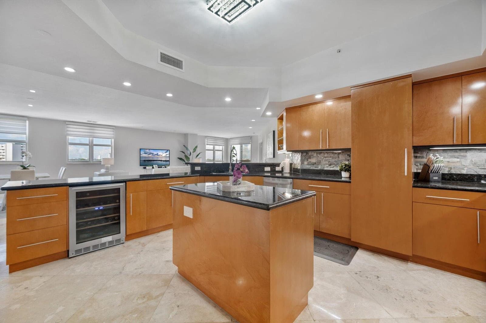 18-615 Bayshore Dr_018