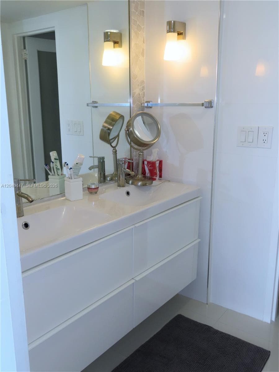ARLEN BEACH CONDO · #1703 in Miami Beach - Photo 16