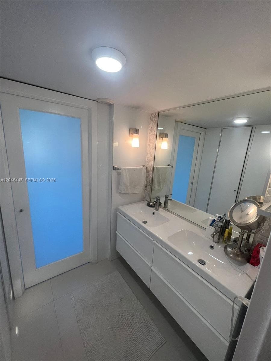 ARLEN BEACH CONDO · #1703 in Miami Beach - Photo 19