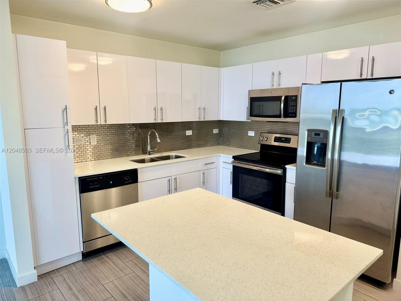 Circ Residences Condo · #517 in Hollywood - Photo 2