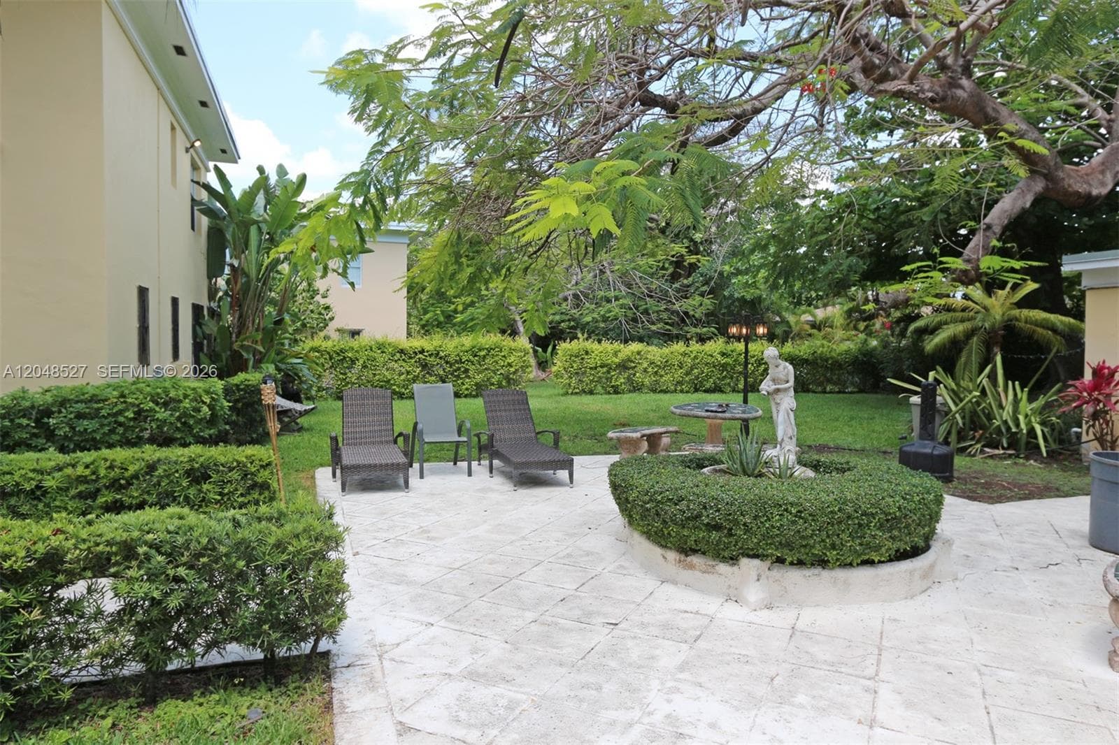 THE ROYAL GARDENS · #D in Miami - Photo 2