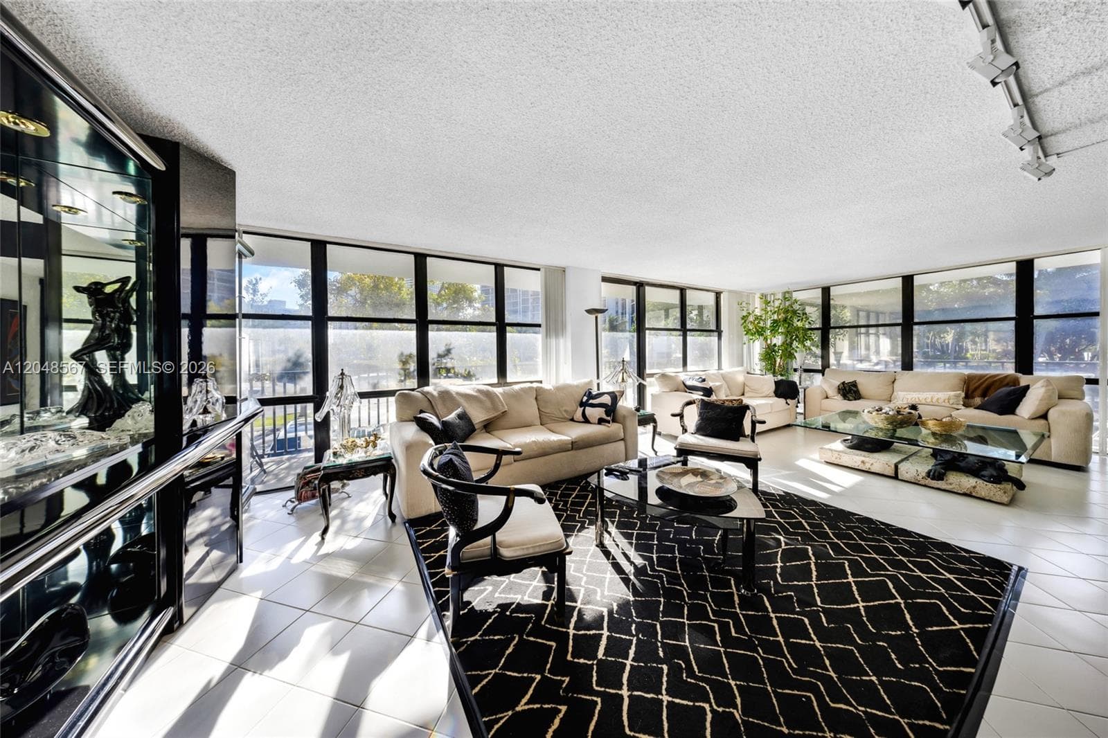 OCEANVIEW PARK CONDO · #230 in Hallandale Beach - Photo 4