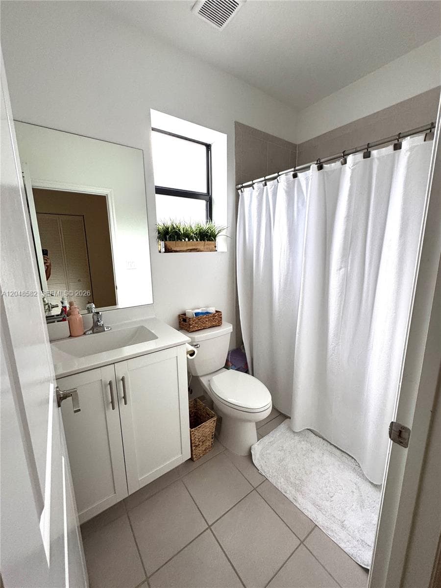 2nd Bathroom