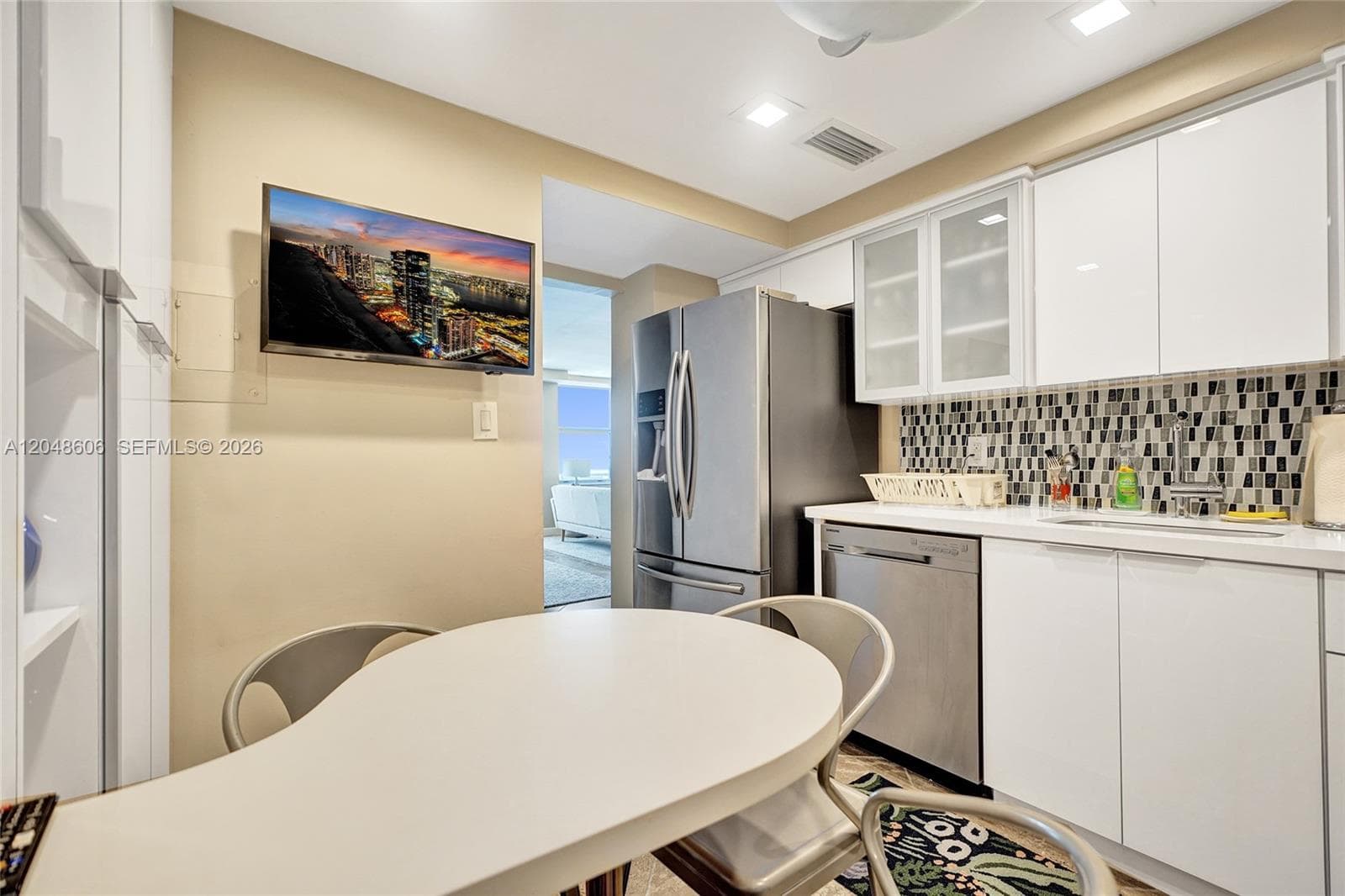 FOUR WINDS CONDO · #1402 in Surfside - Photo 6