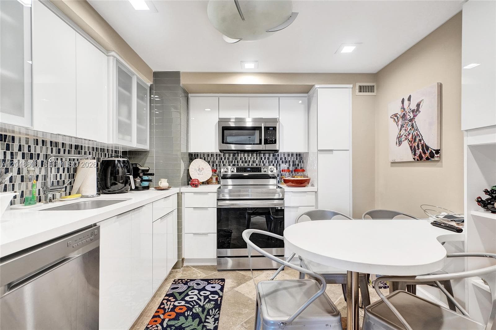 FOUR WINDS CONDO · #1402 in Surfside - Photo 5