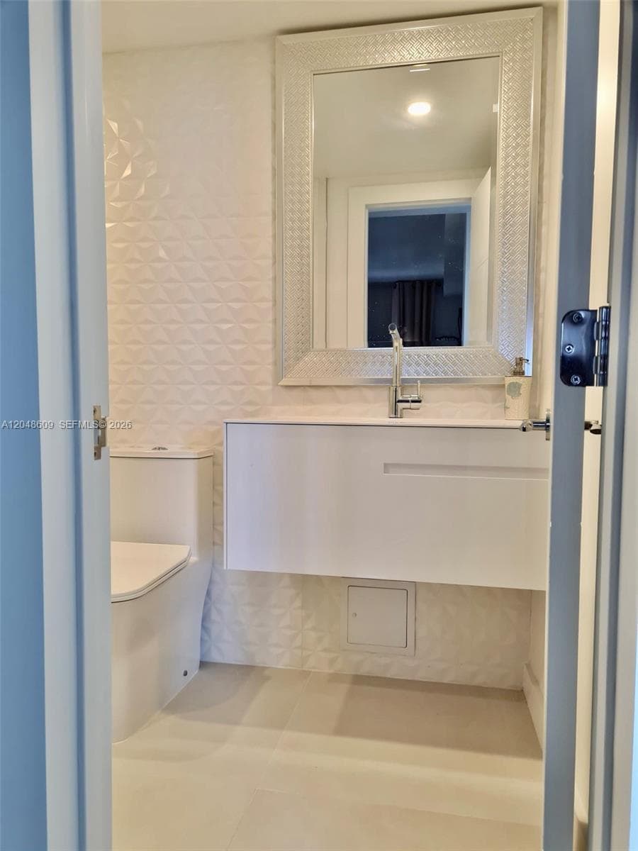 RESIDENCES ON HOLLYWOOD · #721 in Hollywood - Photo 13