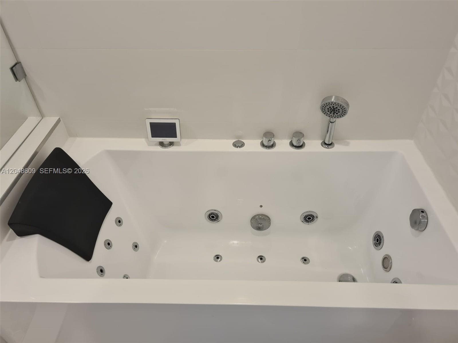 RESIDENCES ON HOLLYWOOD · #721 in Hollywood - Photo 15