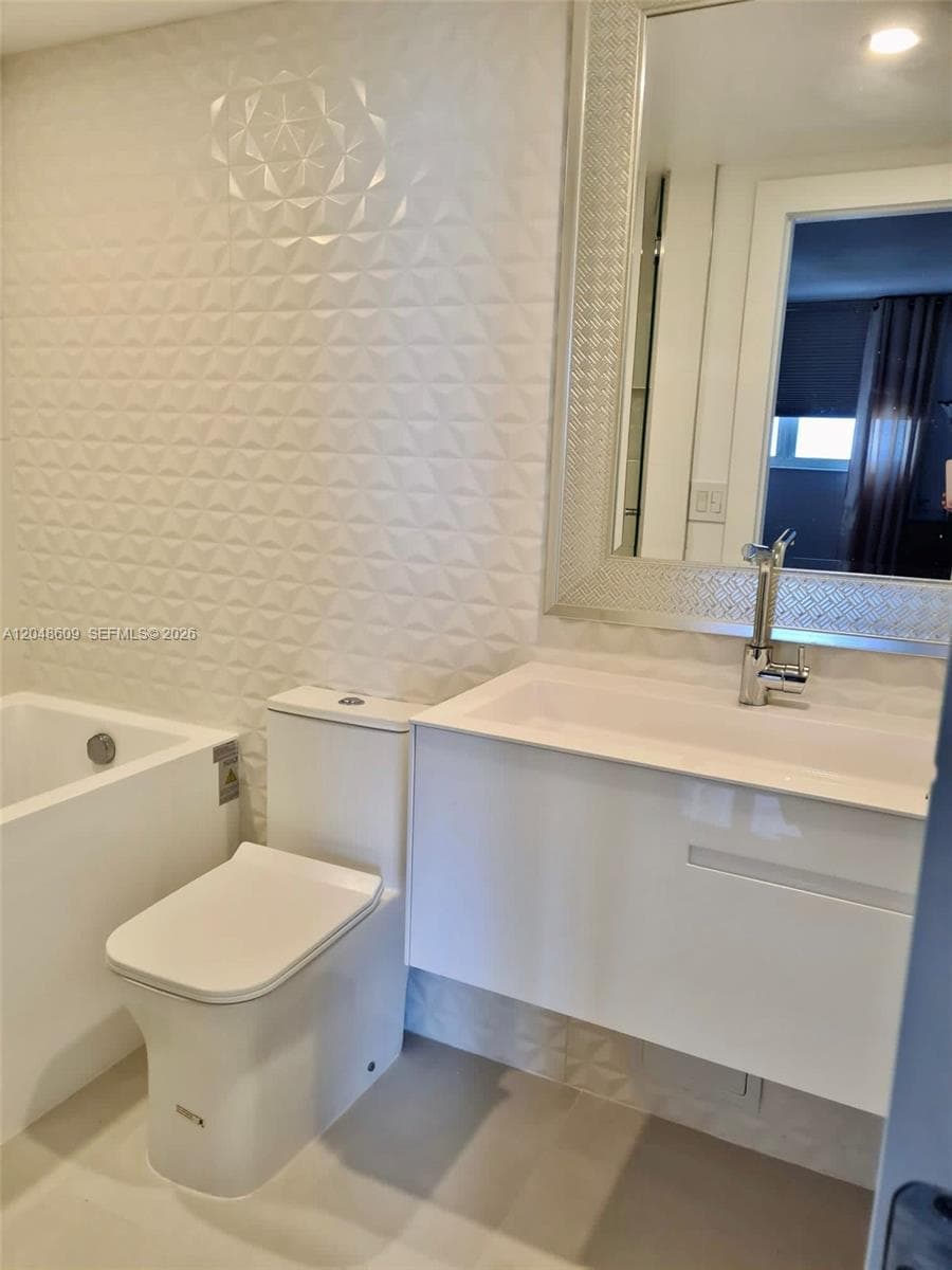 RESIDENCES ON HOLLYWOOD · #721 in Hollywood - Photo 11