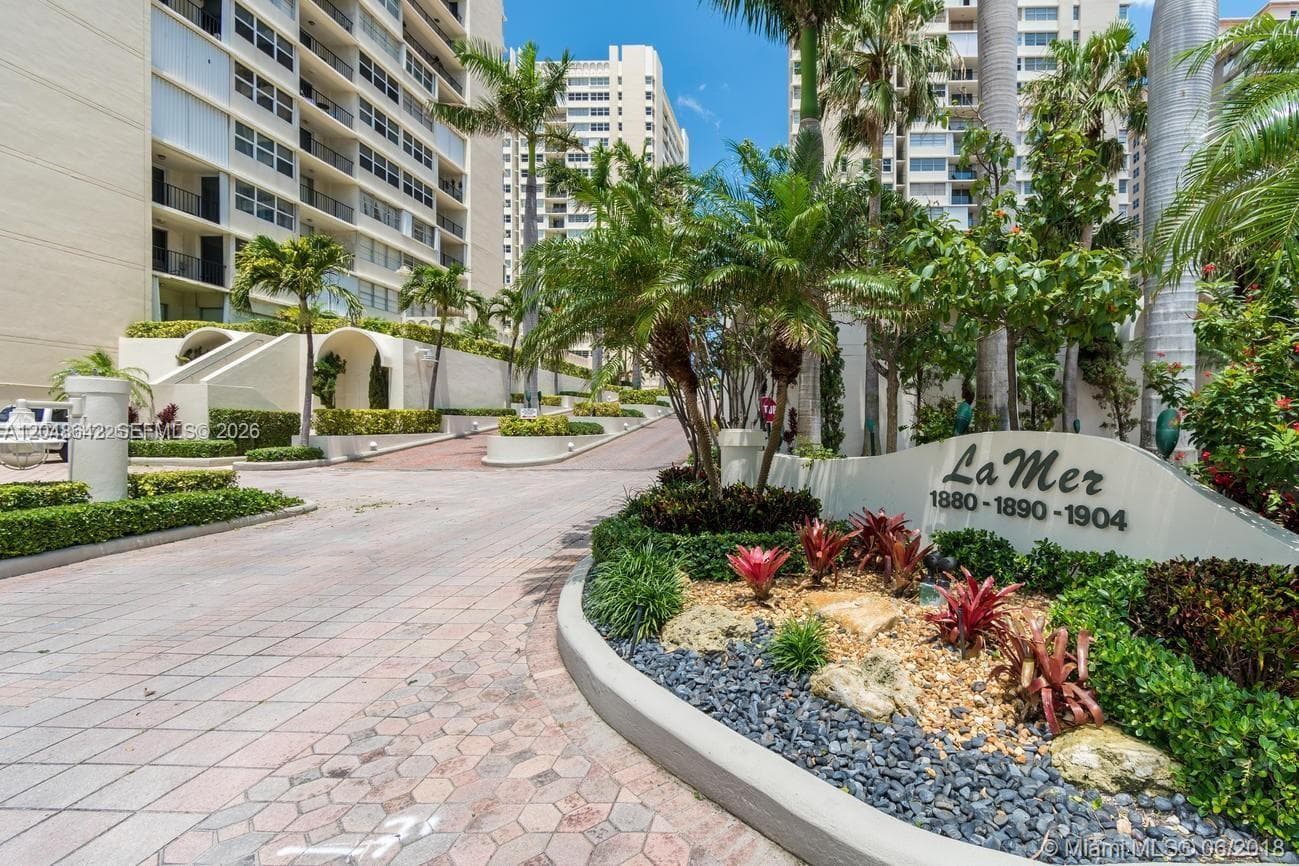 LA MER ESTATES SOUTH COND · #1607 in Hallandale Beach - Photo 5