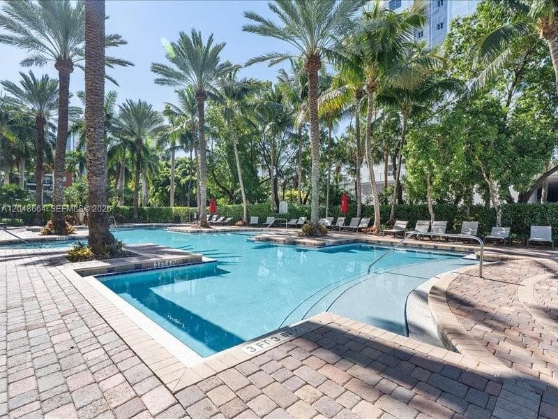 Porto Bellagio · #2802 in Sunny Isles Beach - Photo 29