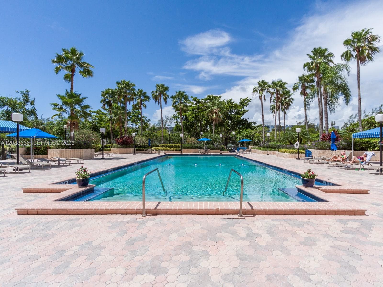 GARDEN POOL