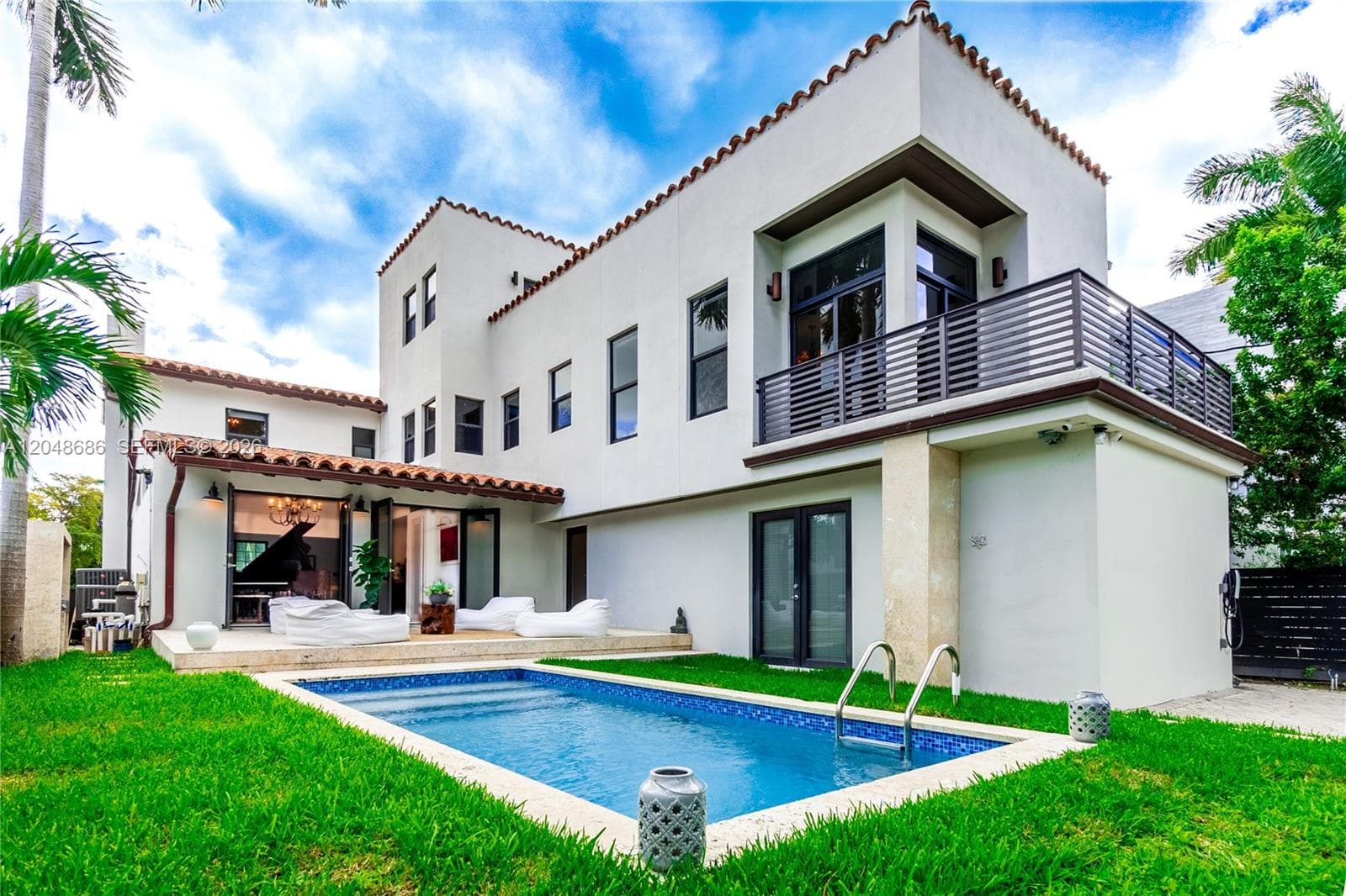 255 PALM AVENUE photo 18