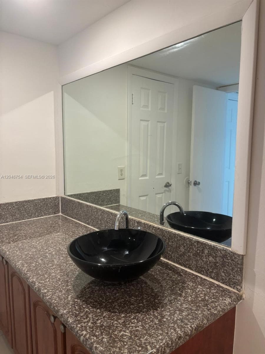 Villa Bellini · #211 in Hialeah - Photo 4