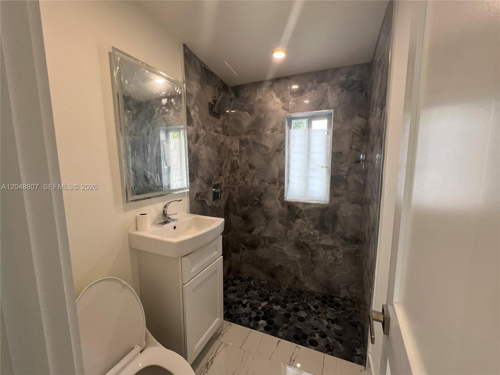 1831 Wilmington St photo 7