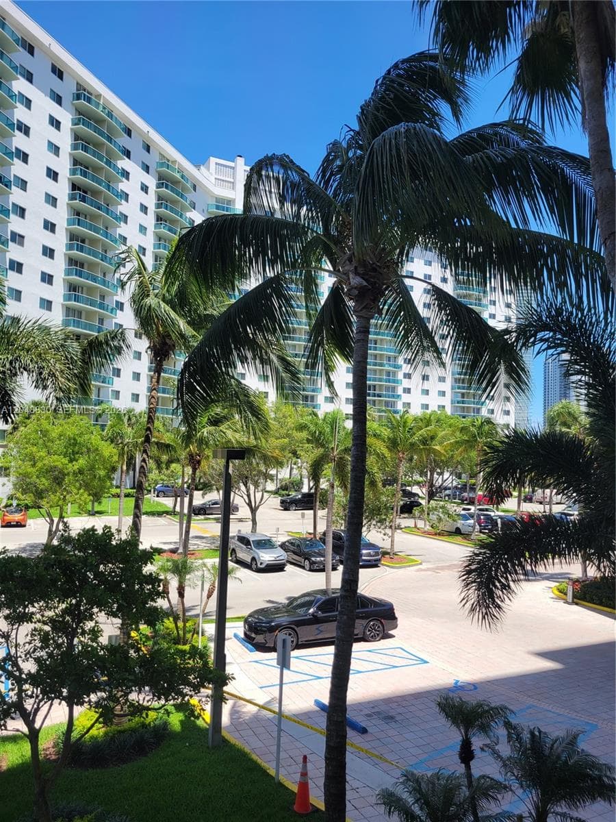 Oceanview Building A · #220 in Sunny Isles Beach - Photo 17