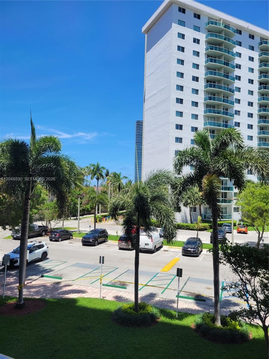 Oceanview Building A · #220 in Sunny Isles Beach - Photo 18