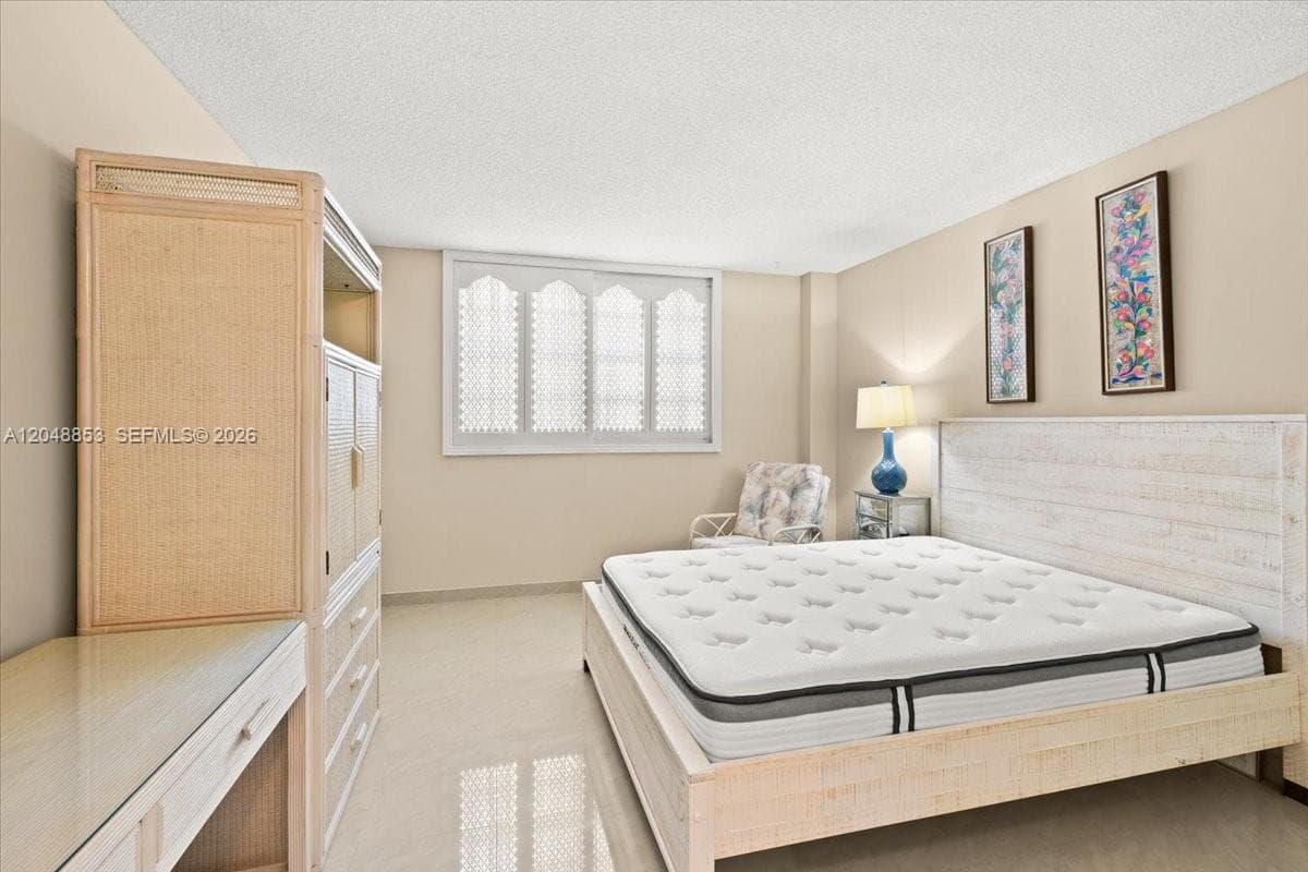 PLAZA TOWERS NORTH CONDO · #911 in Hallandale Beach - Photo 20