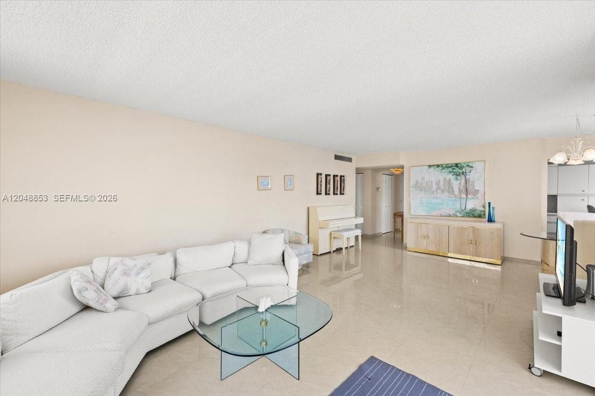 PLAZA TOWERS NORTH CONDO · #911 in Hallandale Beach - Photo 9
