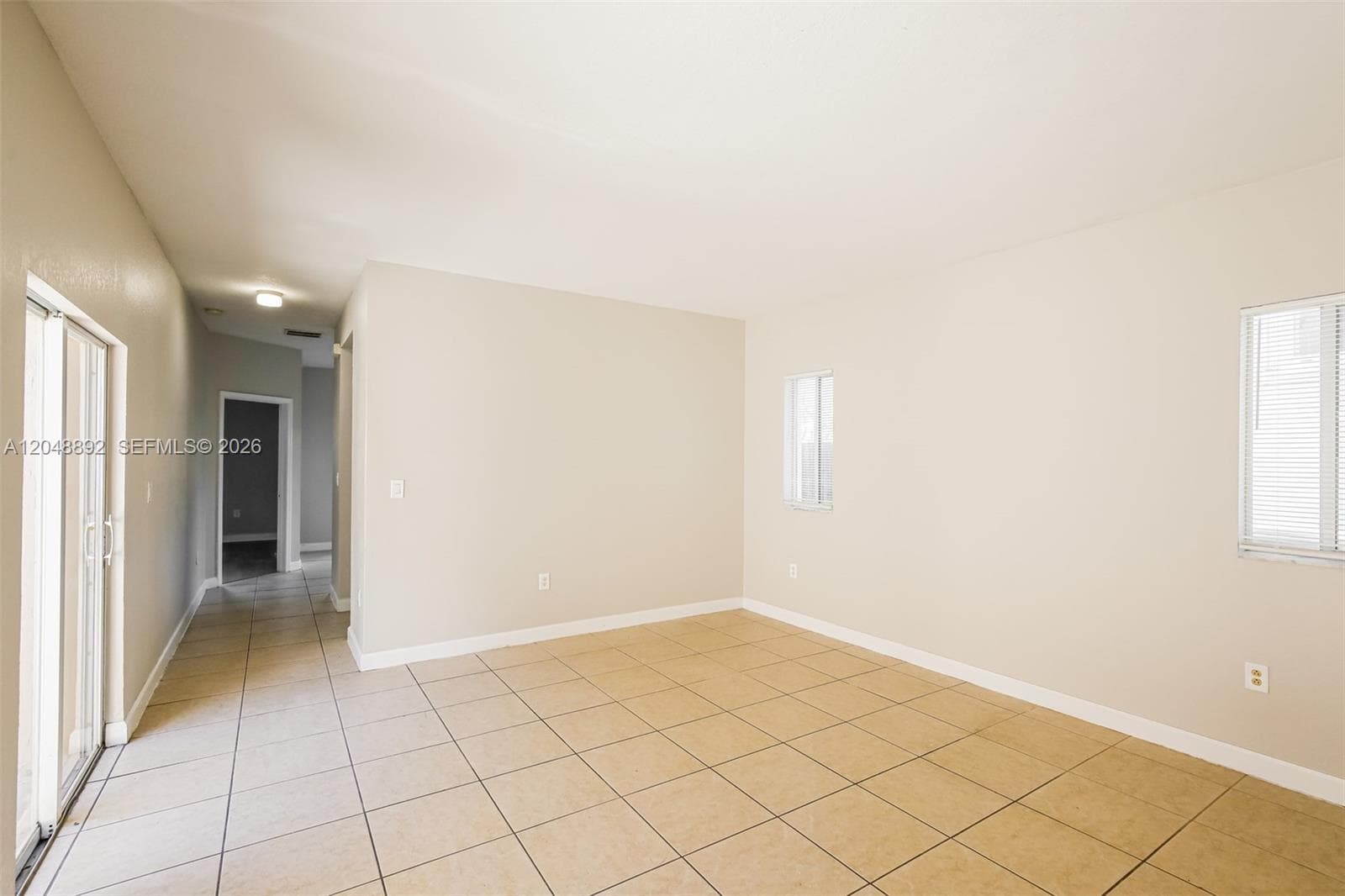 216 SE 32nd Ter photo 2