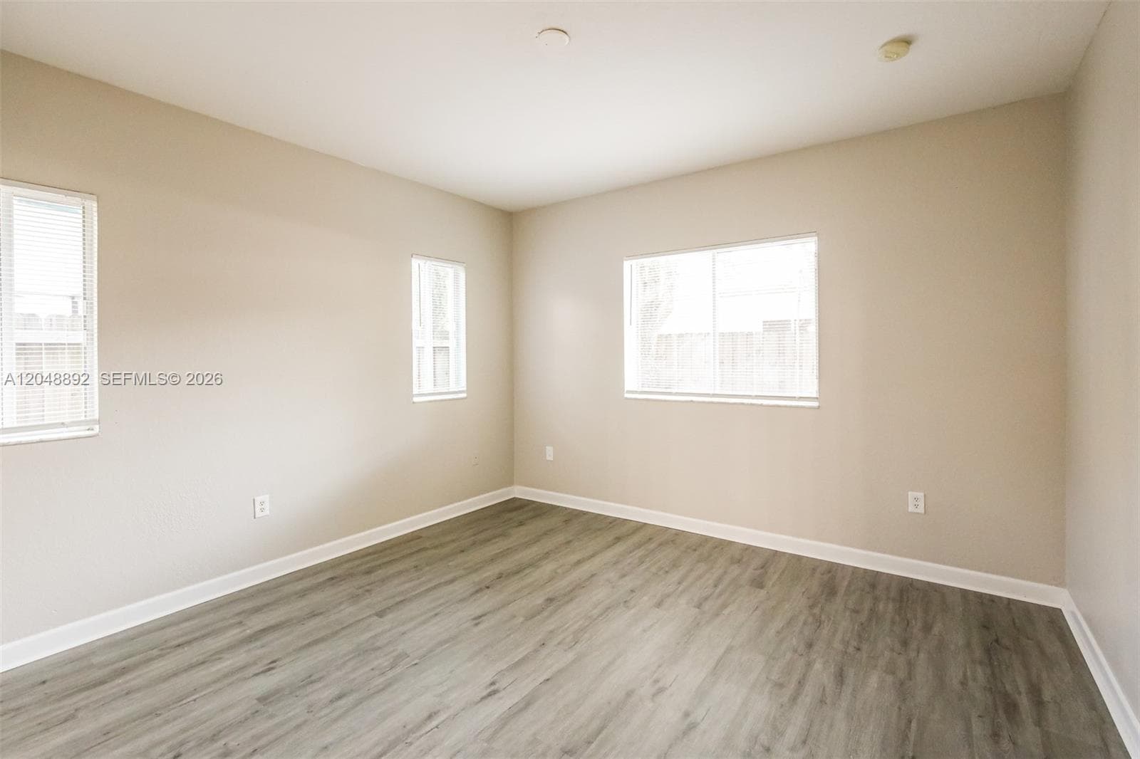 216 SE 32nd Ter photo 11