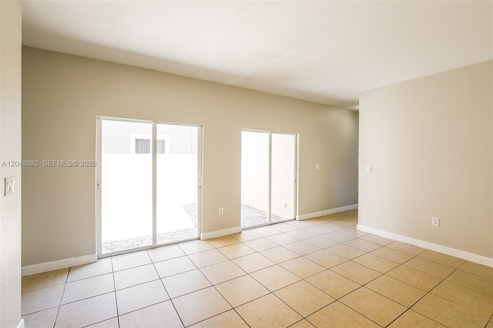 216 SE 32nd Ter photo 4