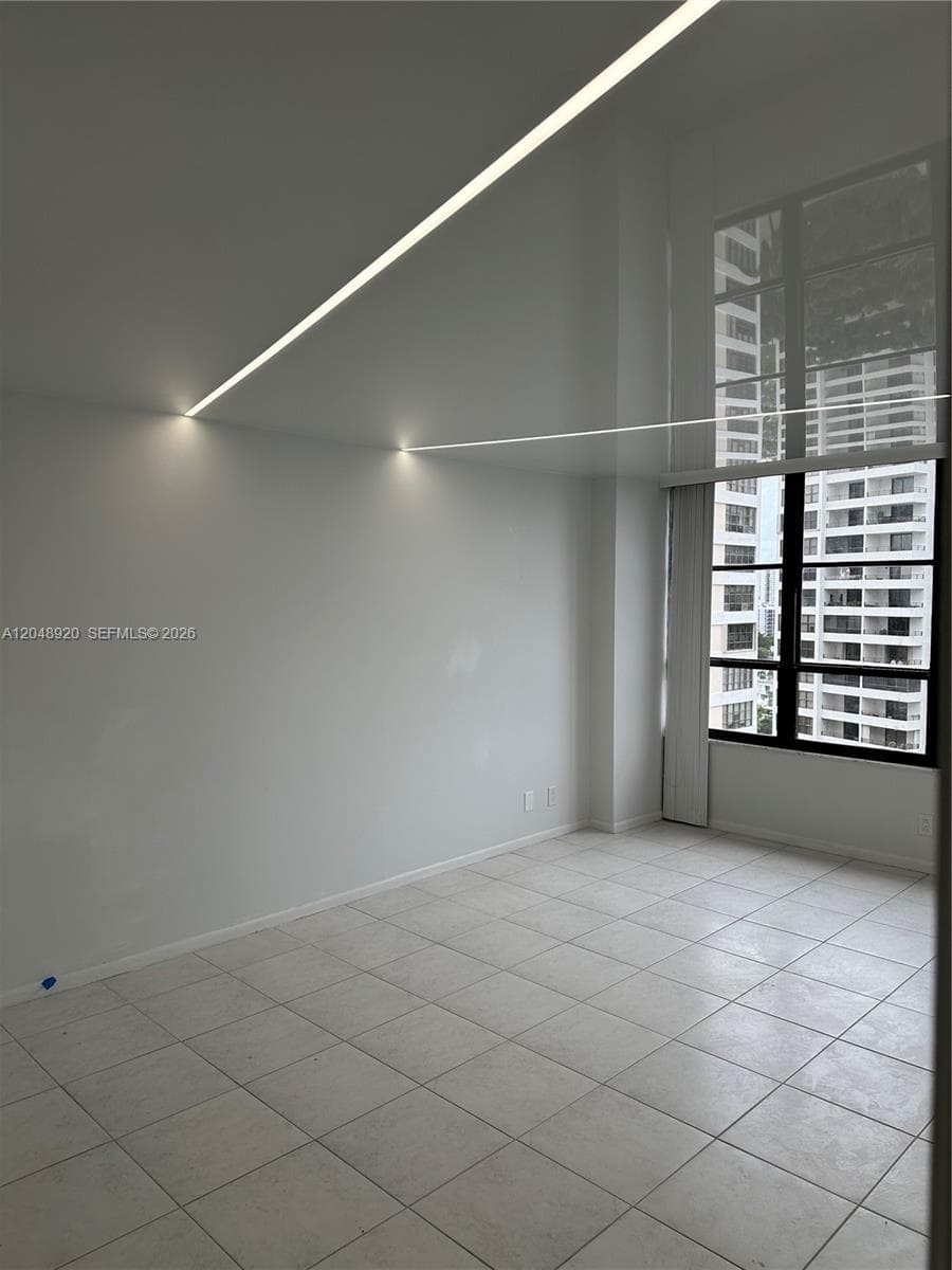 Bedroom with separate Walk in Closet French Orginizer