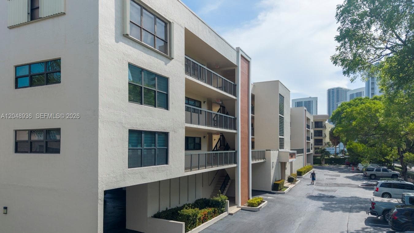LINDAL APTS CONDO · #203 in Hallandale Beach - Photo 38