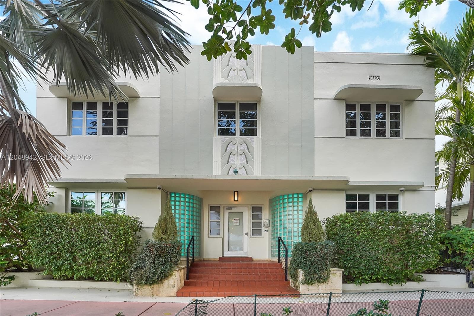 Building Exterior/Entry