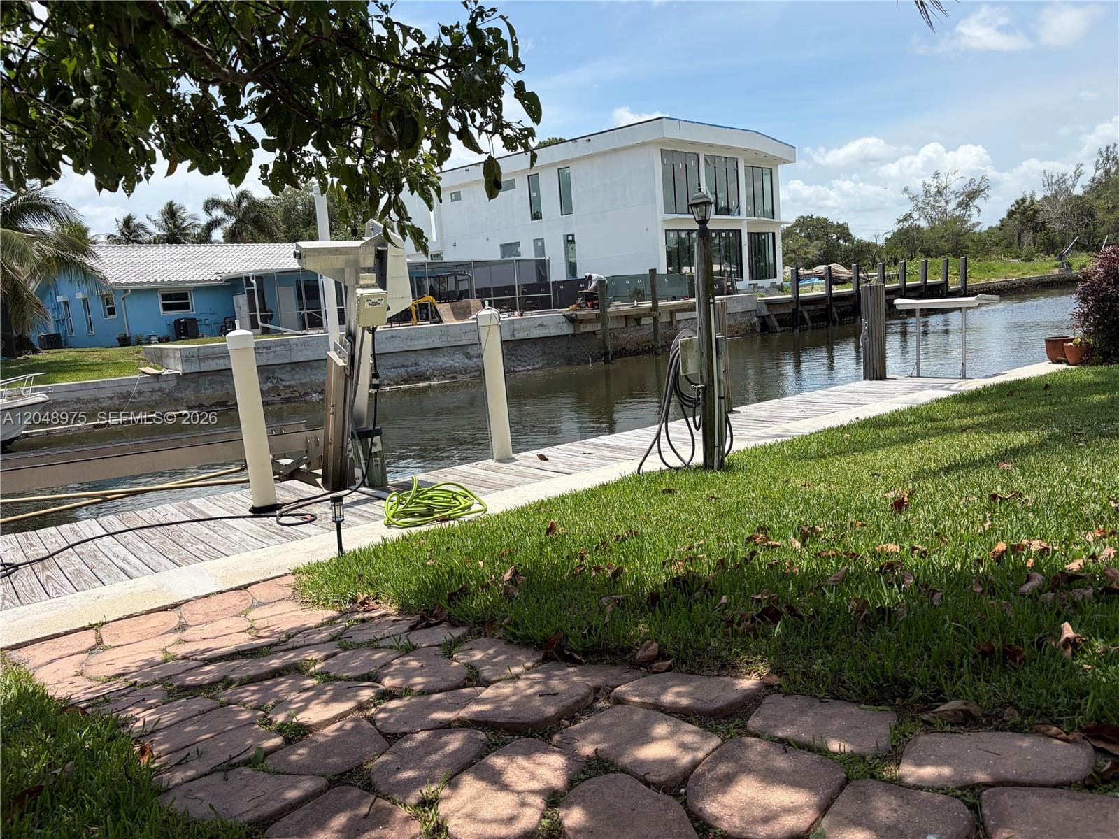 Extra Large Property is 1.5 Lots!
