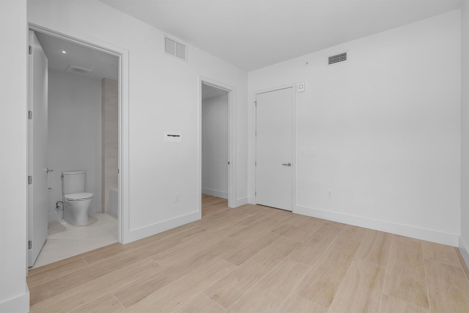 Ensuite Bathroom #3