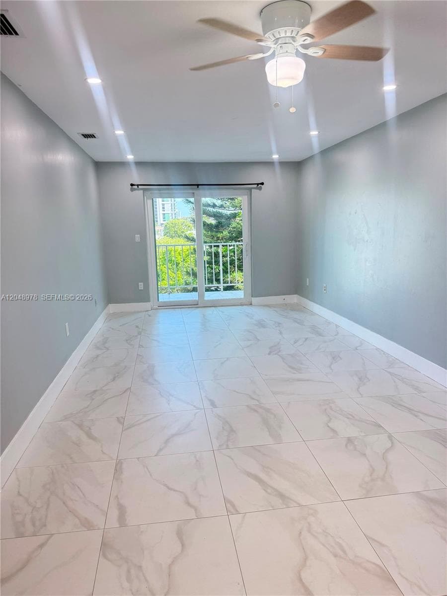 RIO CRISTAL CONDO · #306C in Miami - Photo 3