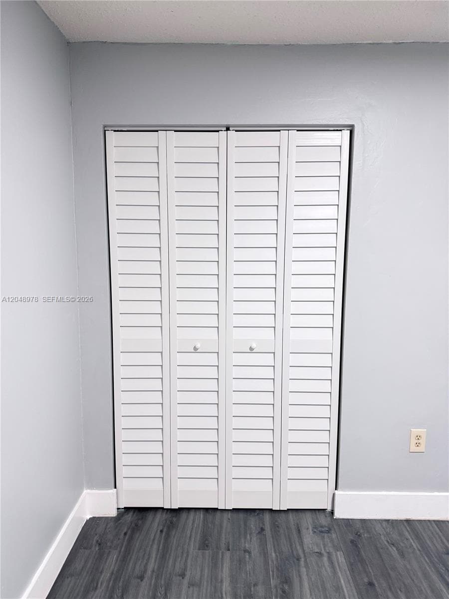 CLOSET 2