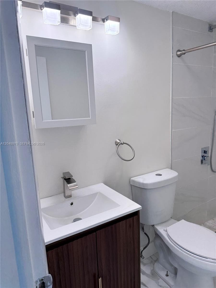RIO CRISTAL CONDO · #306C in Miami - Photo 11
