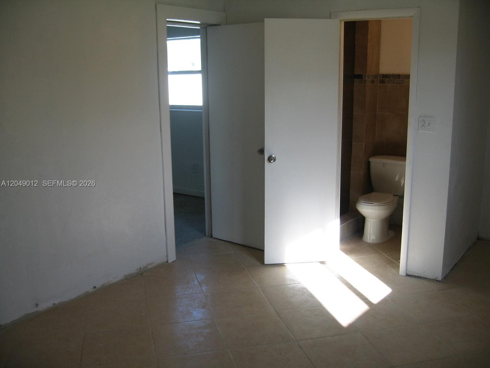136 NW 14th Way #. photo 7
