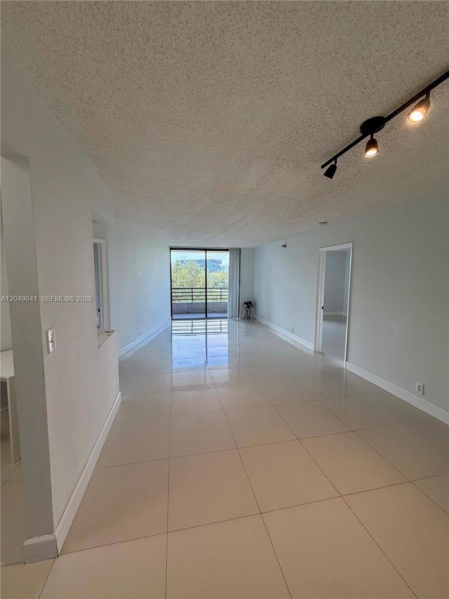PARC CENTRAL AVENTURA SOU · #404 in Aventura - Photo 2