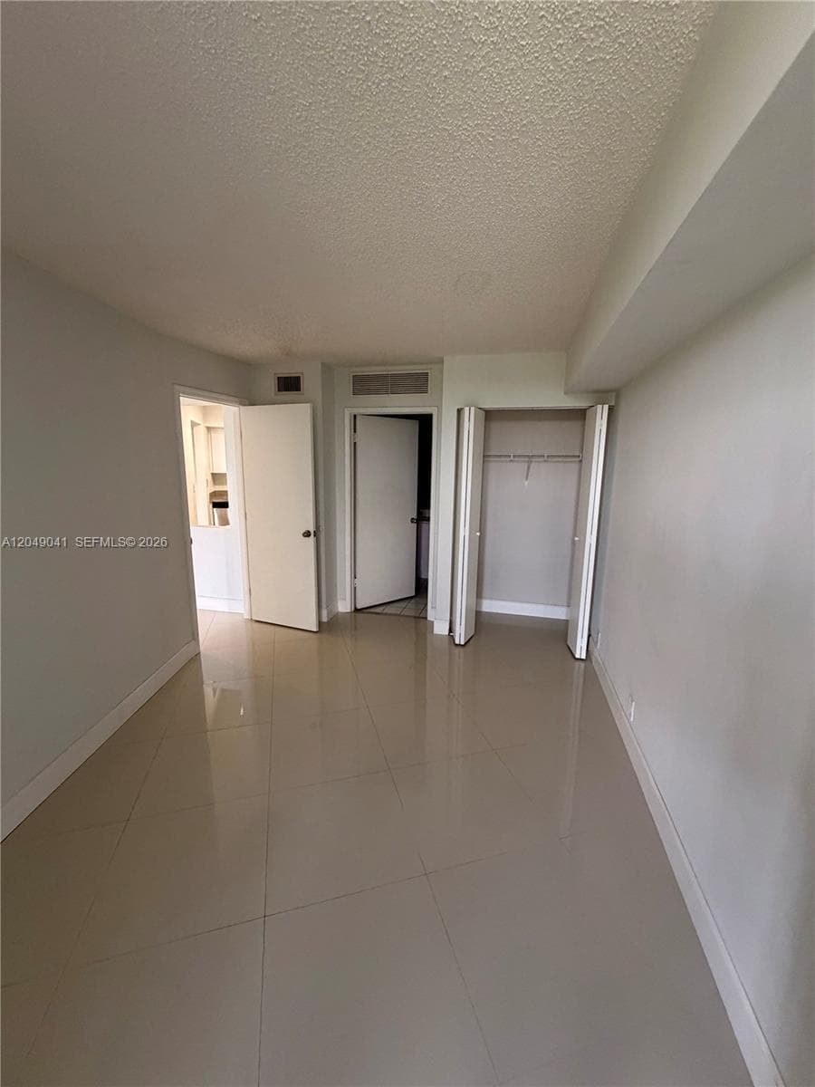 PARC CENTRAL AVENTURA SOU · #404 in Aventura - Photo 6