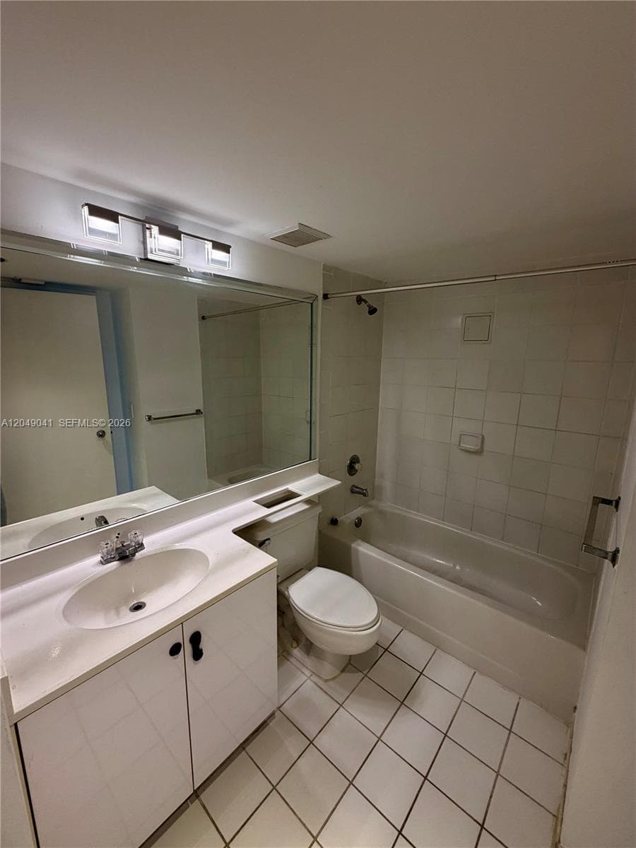PARC CENTRAL AVENTURA SOU · #404 in Aventura - Photo 7