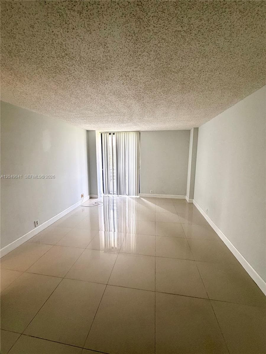 PARC CENTRAL AVENTURA SOU · #404 in Aventura - Photo 3