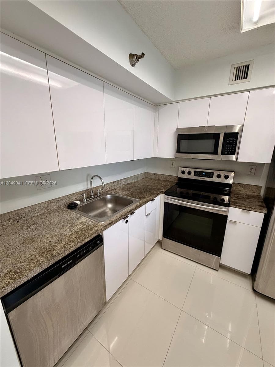 PARC CENTRAL AVENTURA SOU · #404 in Aventura - Photo 1