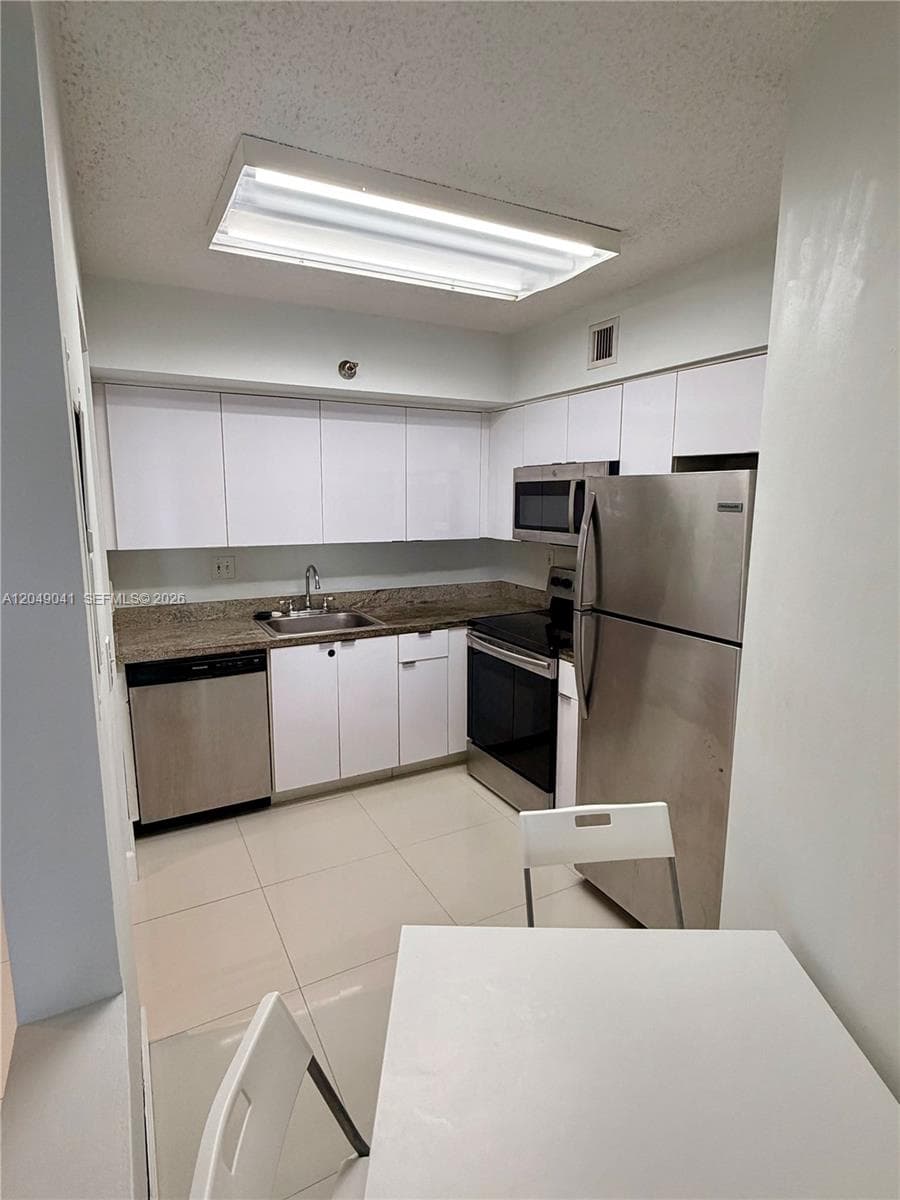 PARC CENTRAL AVENTURA SOU · #404 in Aventura - Photo 9