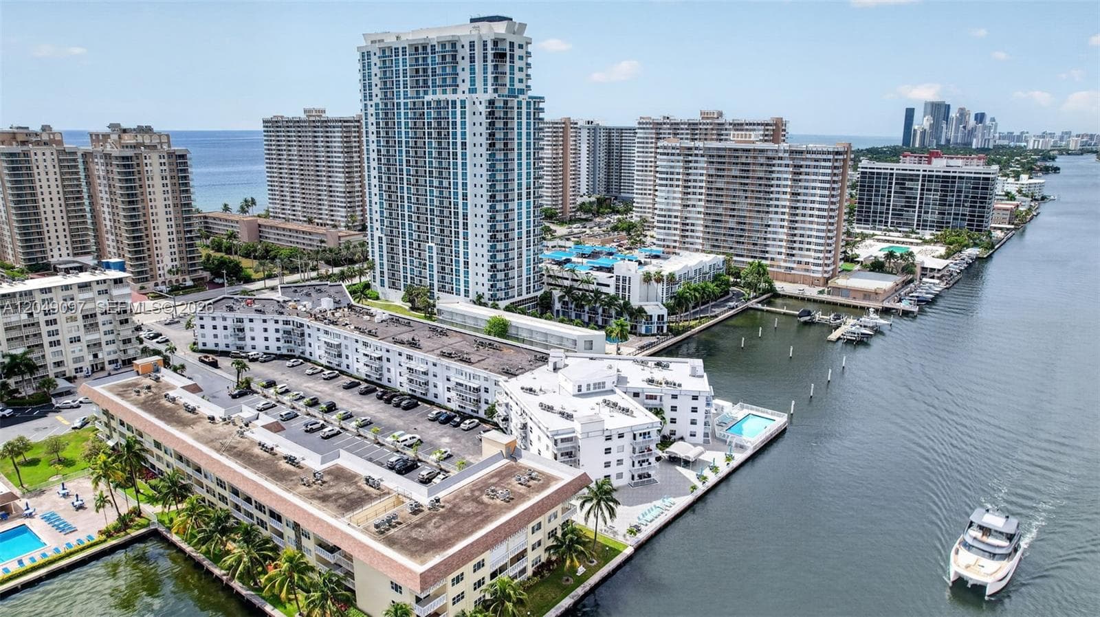 ¤CHELSEA BAYVIEW CONDO · #225 in Hallandale Beach - Photo 32