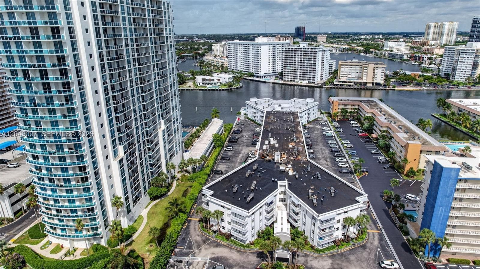 ¤CHELSEA BAYVIEW CONDO · #225 in Hallandale Beach - Photo 28