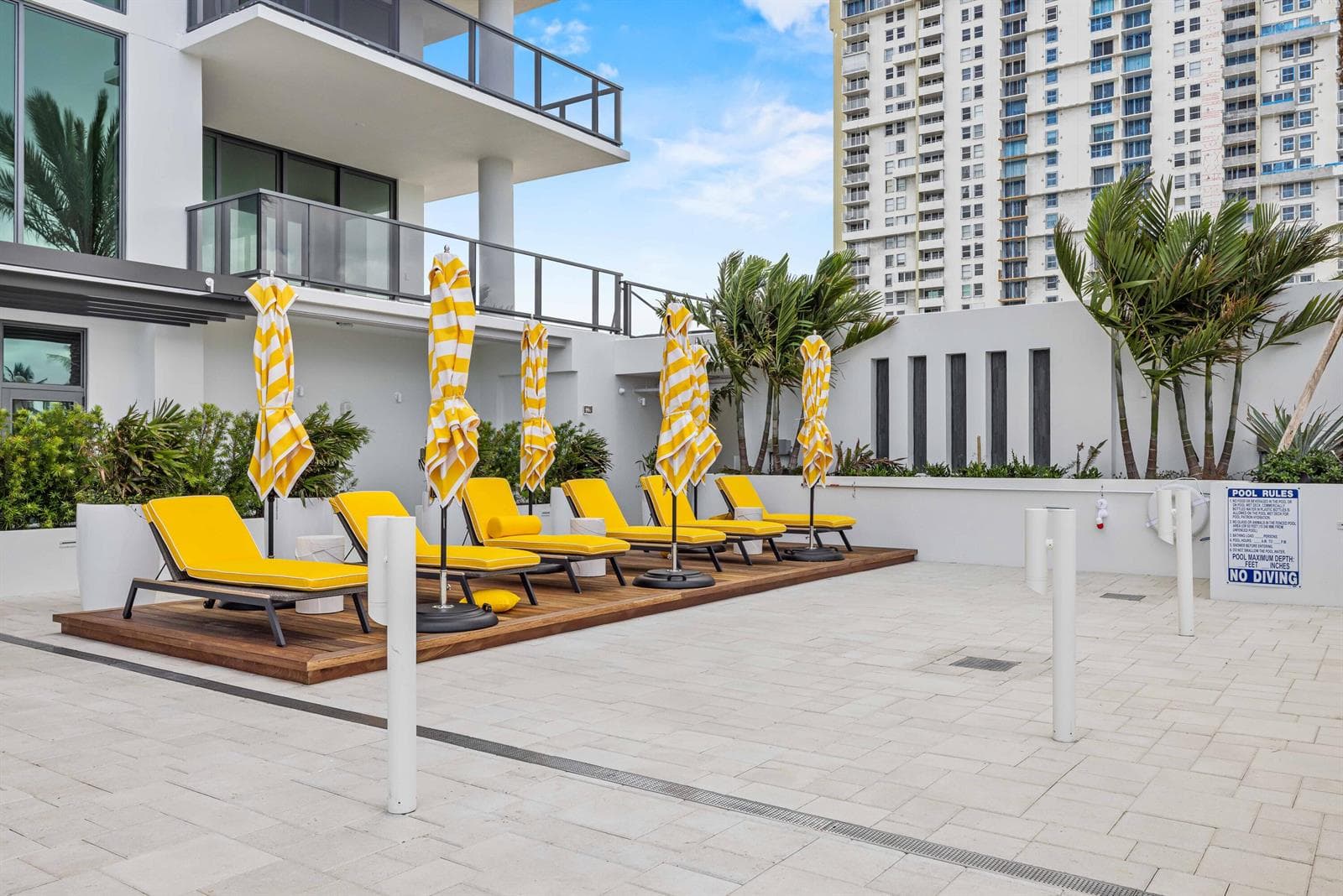 Salato Lounge Area