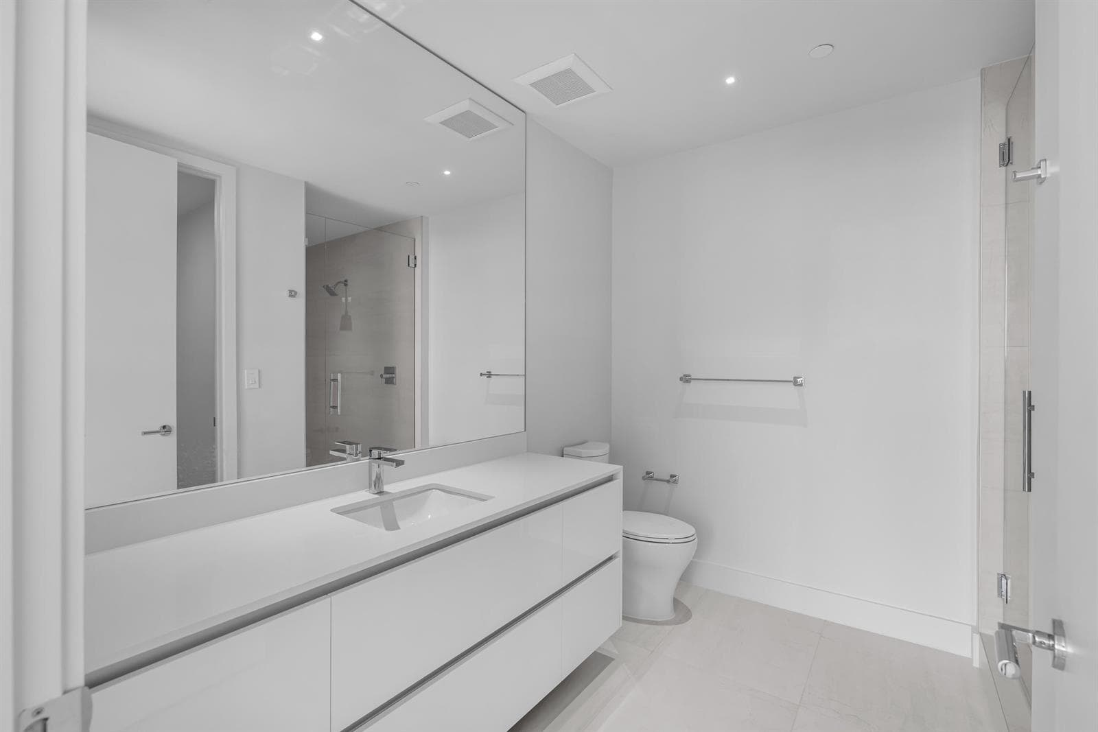 Ensuite Bathroom #2