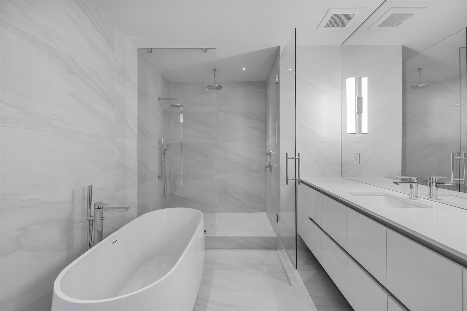 Separate Tub & Shower