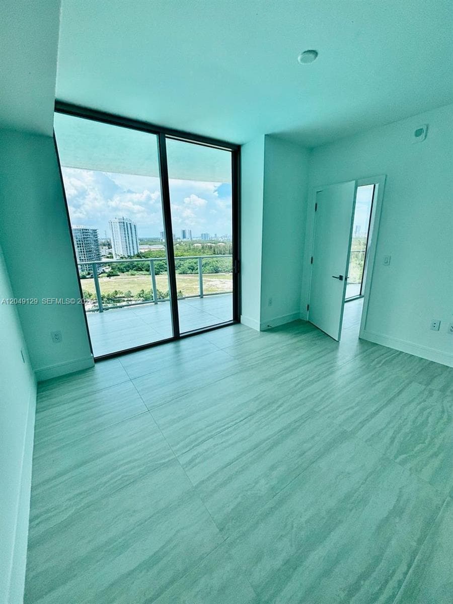 2411 Laguna Circle North · #1411 in Miami - Photo 13
