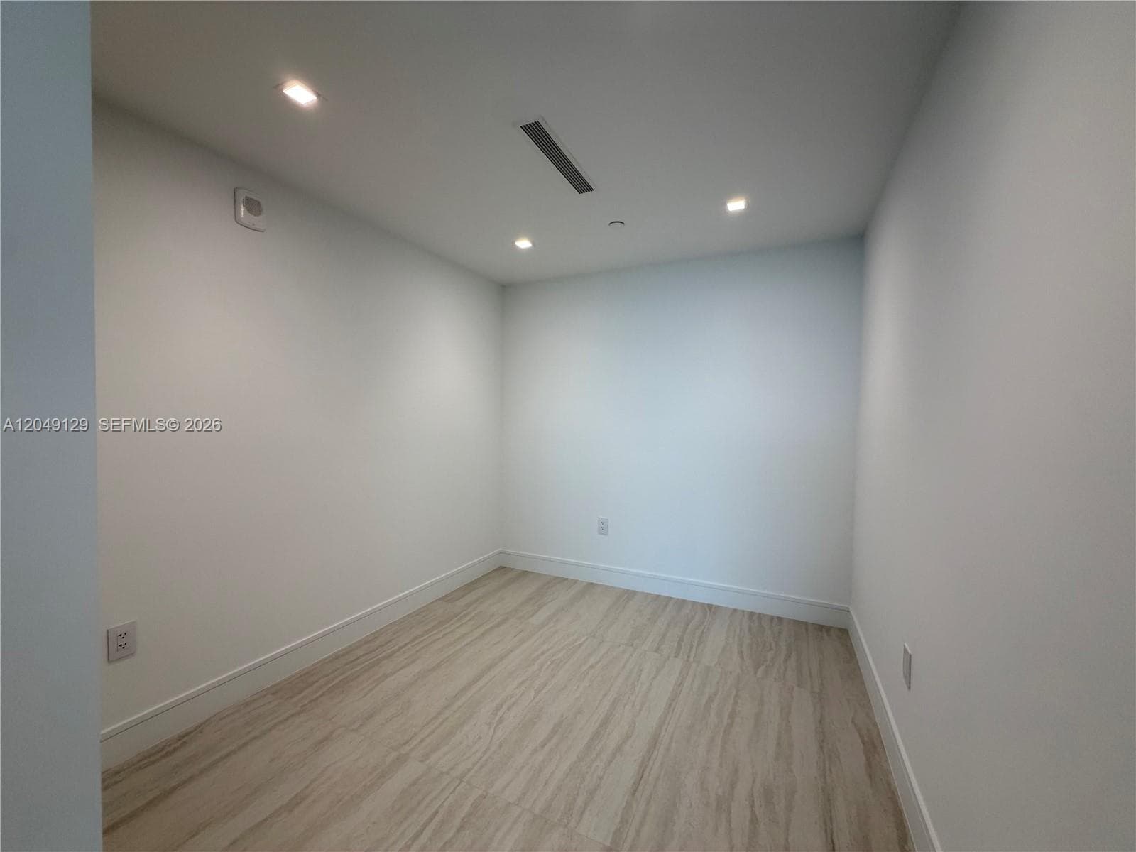 2411 Laguna Circle North · #1411 in Miami - Photo 66