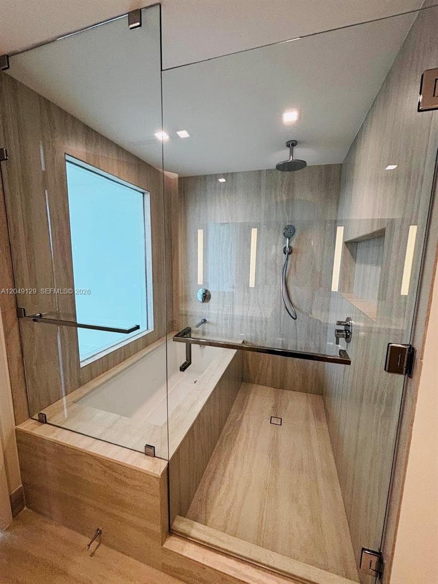 2411 Laguna Circle North · #1411 in Miami - Photo 20