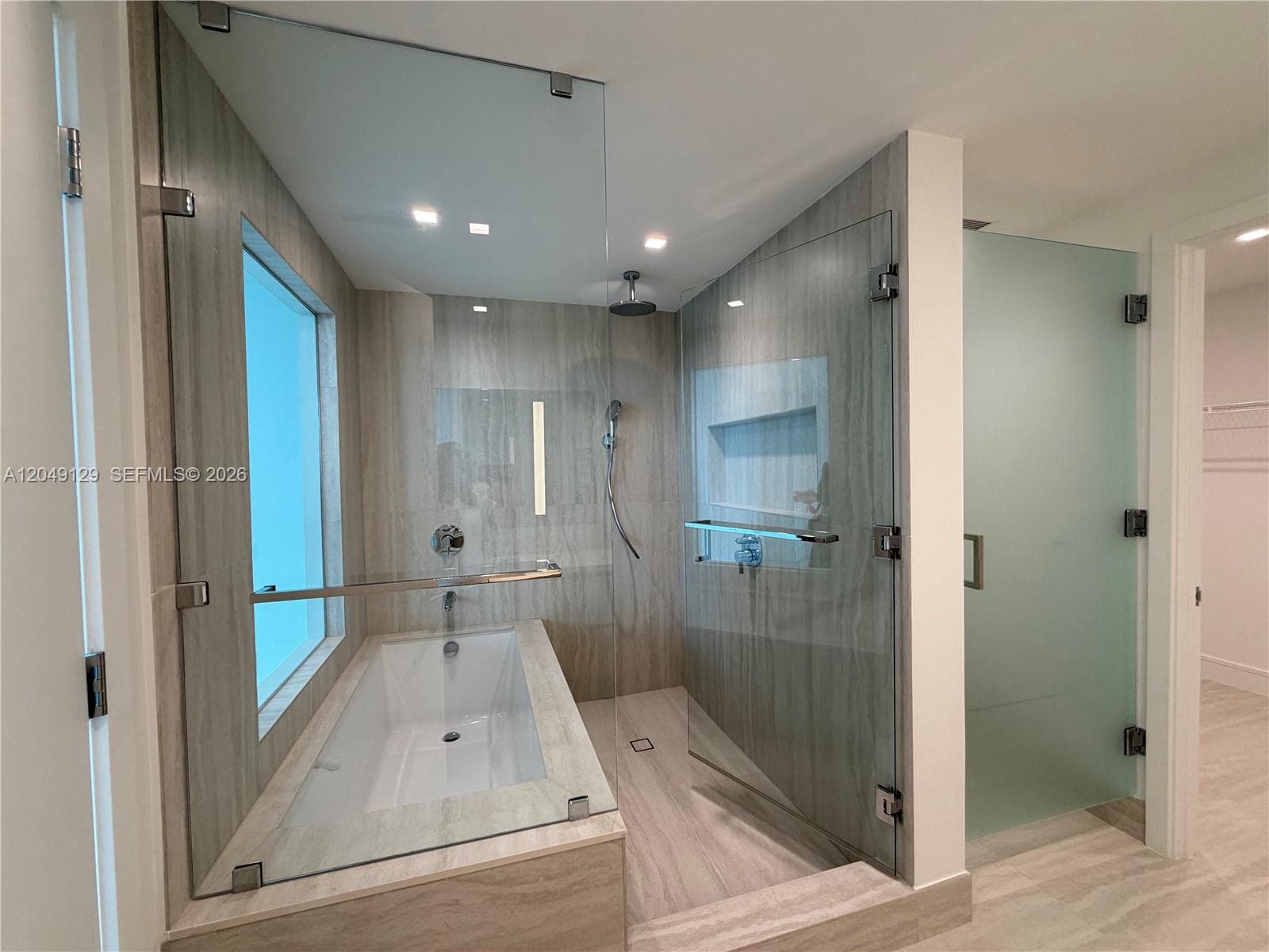 2411 Laguna Circle North · #1411 in Miami - Photo 60